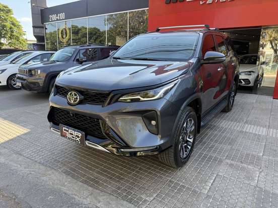TOYOTA-HILUX SW4-2024