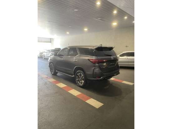 TOYOTA-HILUX SW4-2.8 D-4D TURBO DIESEL SRX PLATINUM 7L 4X4 AUTOMÁTICO TOYOTA-HILUX SW4-2024