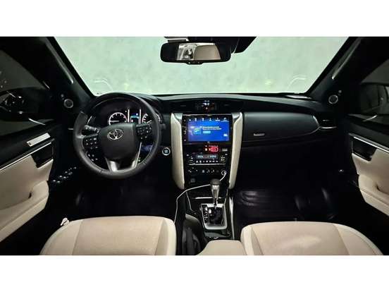 TOYOTA-HILUX SW4-2026