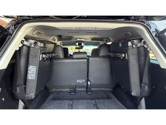 TOYOTA-HILUX SW4-2025