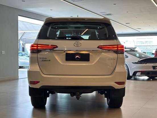 TOYOTA-HILUX SW4-2020
