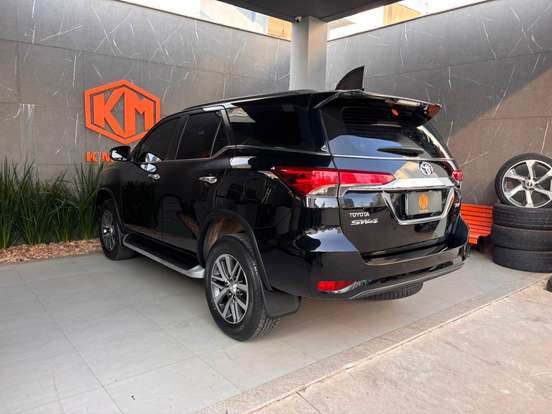 TOYOTA-HILUX SW4-2016