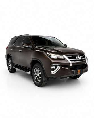 TOYOTA-HILUX SW4-2019