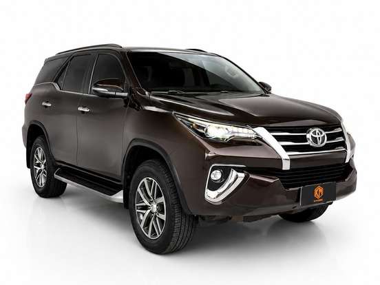 TOYOTA-HILUX SW4-2.8 SRX 4X4 7 LUGARES 16V TURBO INTERCOOLER DIESEL 4P AUTOMÁTICO TOYOTA-HILUX SW4-2019