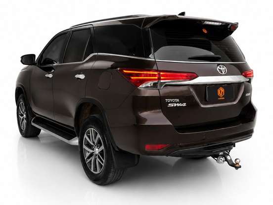 TOYOTA-HILUX SW4-2.8 SRX 4X4 7 LUGARES 16V TURBO INTERCOOLER DIESEL 4P AUTOMÁTICO TOYOTA-HILUX SW4-2019