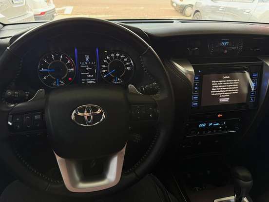 TOYOTA-HILUX SW4-2018