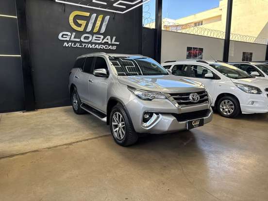 TOYOTA-HILUX SW4-2018