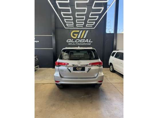TOYOTA-HILUX SW4-2018