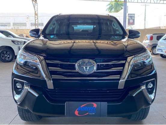 TOYOTA-HILUX SW4-2.8 SRX 4X4 7 LUGARES 16V TURBO INTERCOOLER DIESEL 4P AUTOMÁTICO TOYOTA-HILUX SW4-2019