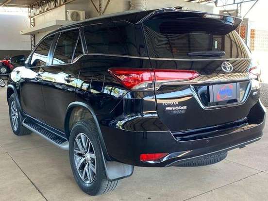 TOYOTA-HILUX SW4-2.8 SRX 4X4 7 LUGARES 16V TURBO INTERCOOLER DIESEL 4P AUTOMÁTICO TOYOTA-HILUX SW4-2019
