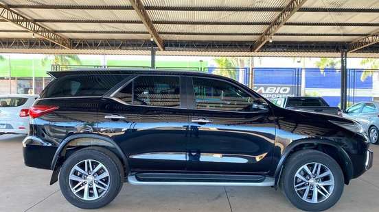 TOYOTA-HILUX SW4-2019