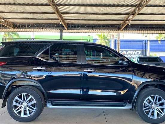 TOYOTA-HILUX SW4-2.8 SRX 4X4 7 LUGARES 16V TURBO INTERCOOLER DIESEL 4P AUTOMÁTICO TOYOTA-HILUX SW4-2019