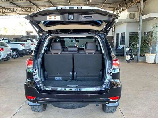 TOYOTA-HILUX SW4-2.8 SRX 4X4 7 LUGARES 16V TURBO INTERCOOLER DIESEL 4P AUTOMÁTICO TOYOTA-HILUX SW4-2019