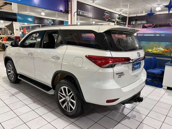 TOYOTA-HILUX SW4-2018