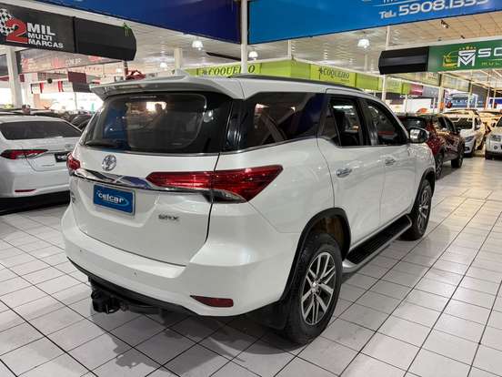 TOYOTA-HILUX SW4-2018