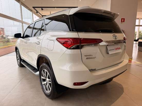 TOYOTA-HILUX SW4-2019