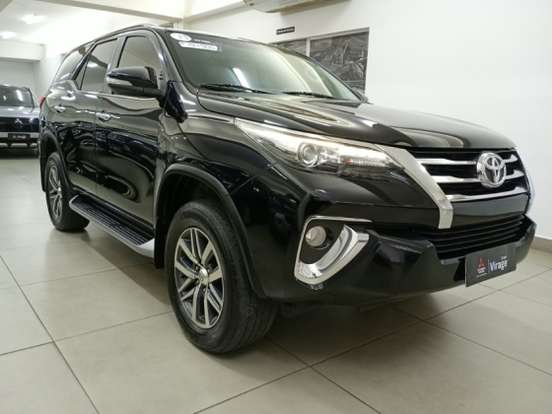 TOYOTA-HILUX SW4-2.8 SRX 4X4 7 LUGARES 16V TURBO INTERCOOLER DIESEL 4P AUTOMÁTICO TOYOTA-HILUX SW4-2017