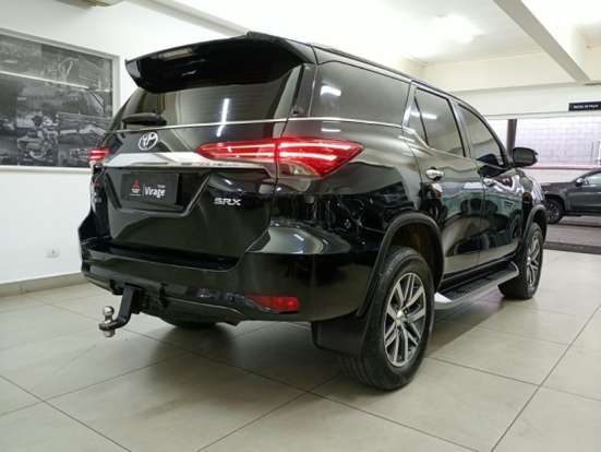 TOYOTA-HILUX SW4-2017