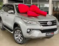 TOYOTA HILUX SW4 2.8 SRX 4X4 7 LUGARES 16V TURBO INTERCOOLER DIESEL 4P AUTOMÁTICO TOYOTA HILUX SW4 2.8 SRX 4X4 7 LUGARES 16V TURBO INTERCOOLER DIESEL 4P AUTOMÁTICO