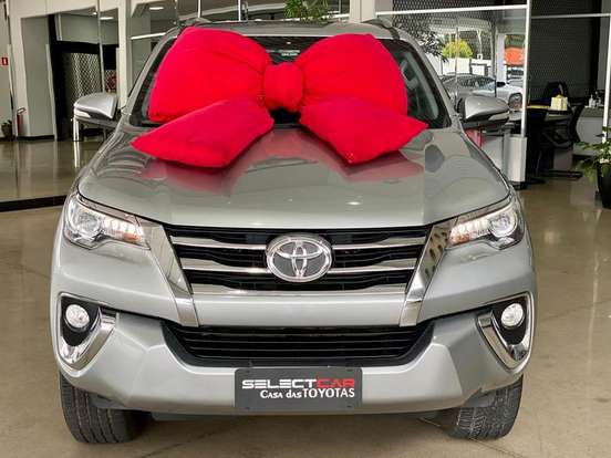 TOYOTA-HILUX SW4-2.8 SRX 4X4 7 LUGARES 16V TURBO INTERCOOLER DIESEL 4P AUTOMÁTICO TOYOTA-HILUX SW4-2019