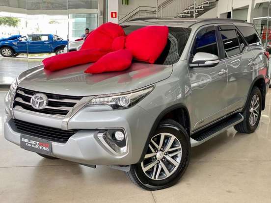 TOYOTA-HILUX SW4-2.8 SRX 4X4 7 LUGARES 16V TURBO INTERCOOLER DIESEL 4P AUTOMÁTICO TOYOTA-HILUX SW4-2019