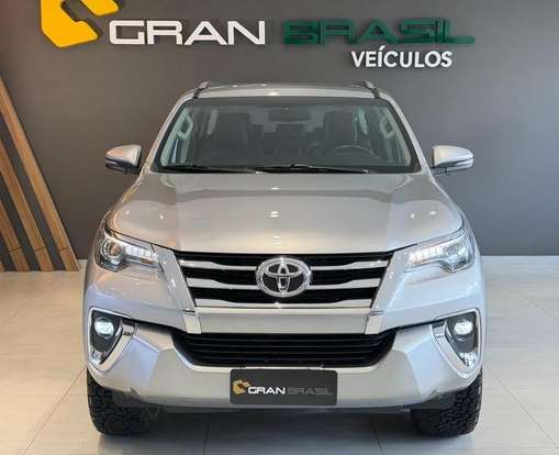 TOYOTA-HILUX SW4-2019