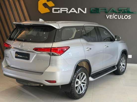 TOYOTA-HILUX SW4-2019