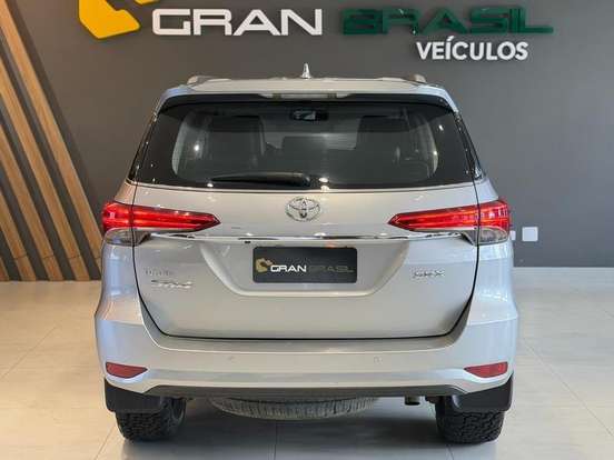 TOYOTA-HILUX SW4-2019