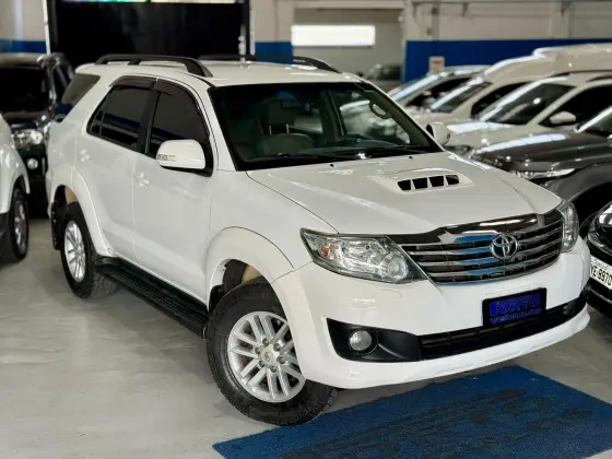 TOYOTA HILUX SW4 3.0 SRV 4X4 16V TURBO INTERCOOLER DIESEL 4P AUTOMÁTICO