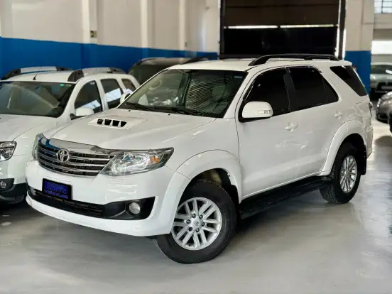TOYOTA-HILUX SW4-2011