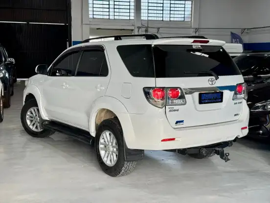TOYOTA-HILUX SW4-2011