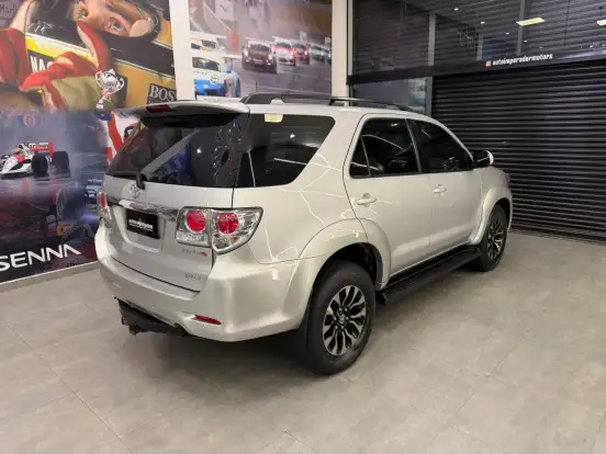 TOYOTA-HILUX SW4-2013