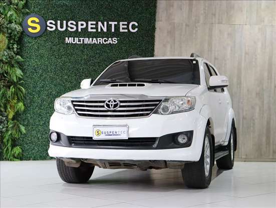 TOYOTA-HILUX SW4-2013