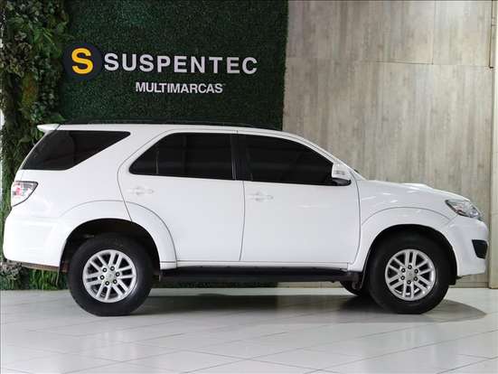 TOYOTA-HILUX SW4-3.0 SRV 4X4 16V TURBO INTERCOOLER DIESEL 4P AUTOMÁTICO TOYOTA-HILUX SW4-2013