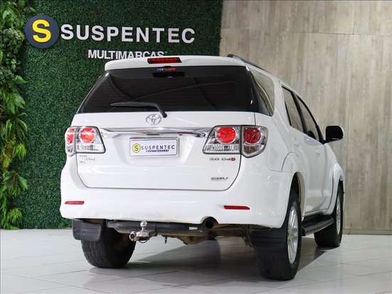 TOYOTA-HILUX SW4-2013