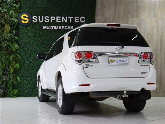TOYOTA-HILUX SW4-3.0 SRV 4X4 16V TURBO INTERCOOLER DIESEL 4P AUTOMÁTICO TOYOTA-HILUX SW4-2013
