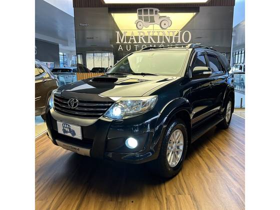 TOYOTA HILUX SW4 3.0 SRV 4X4 7 LUGARES 16V TURBO INTERCOOLER DIESEL 4P AUTOMÁTICO