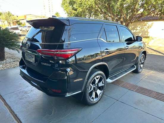 TOYOTA-HILUX SW4-4.0 SRX 4X4 7 LUGARES V6 24V GASOLINA 4P AUTOMÁTICO TOYOTA-HILUX SW4-2016