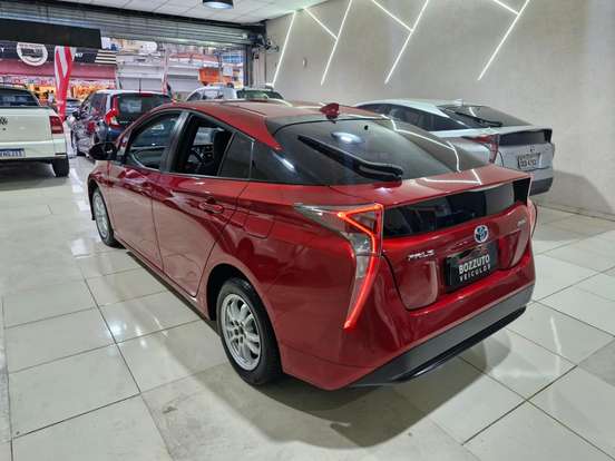 TOYOTA-PRIUS-2017