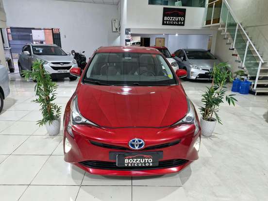 TOYOTA-PRIUS-2017