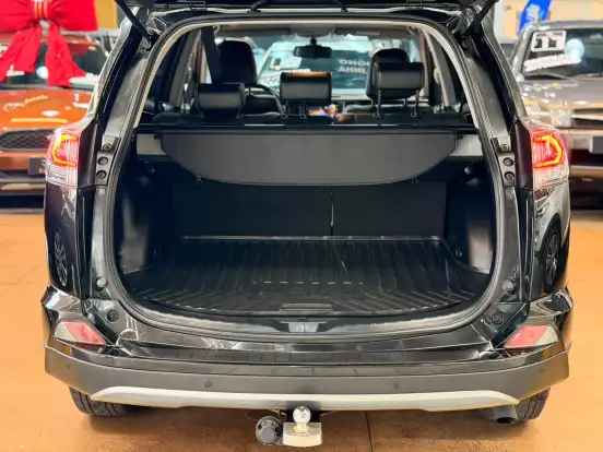 TOYOTA-RAV4-2018