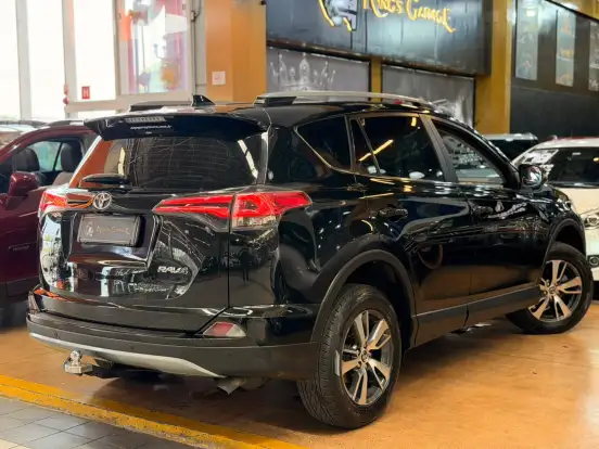 TOYOTA-RAV4-2018