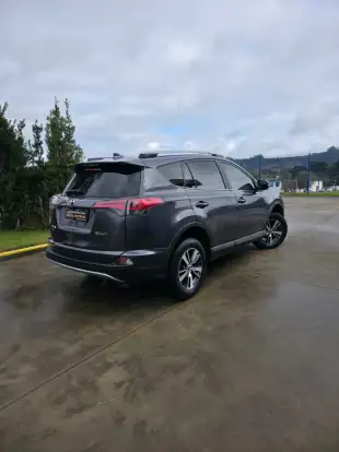 TOYOTA-RAV4-2018