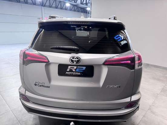 TOYOTA-RAV4-2018