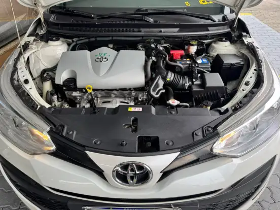 TOYOTA-YARIS-2019
