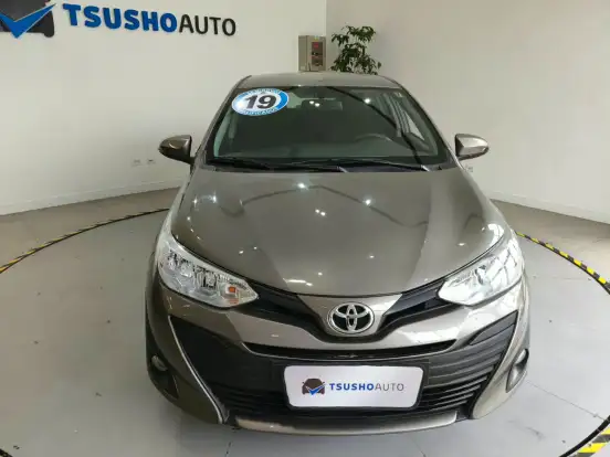 TOYOTA-YARIS-2018