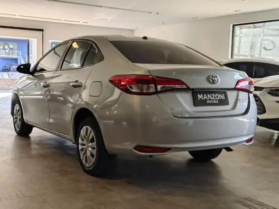 TOYOTA-YARIS-2024