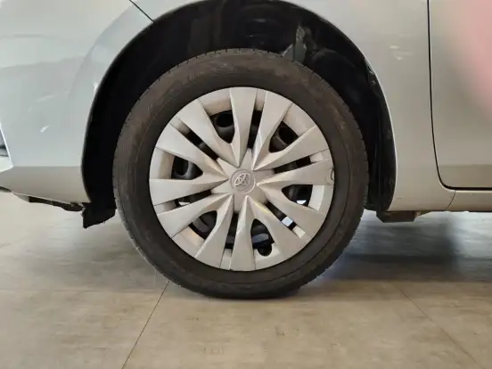 TOYOTA-YARIS-2024