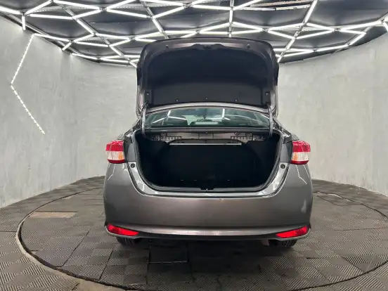TOYOTA-YARIS-2025