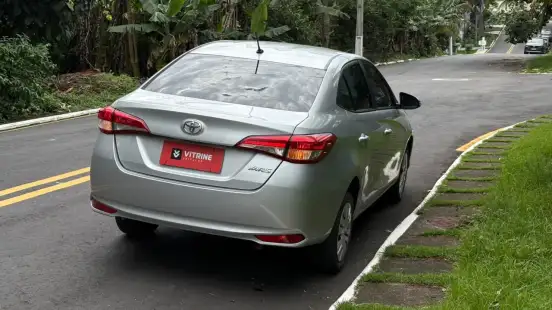 TOYOTA-YARIS-2024